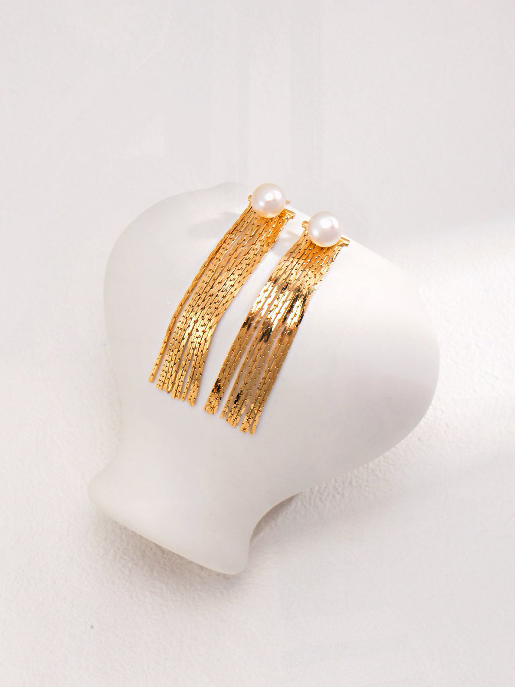 Pearl tassel long earrings