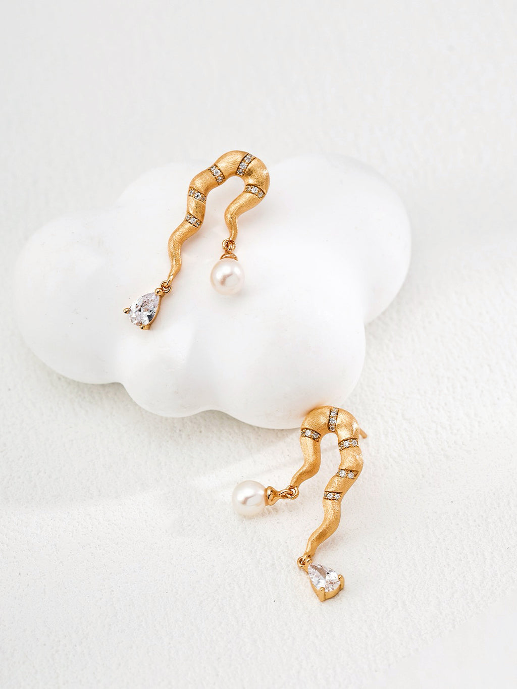 Snake-shaped earrings