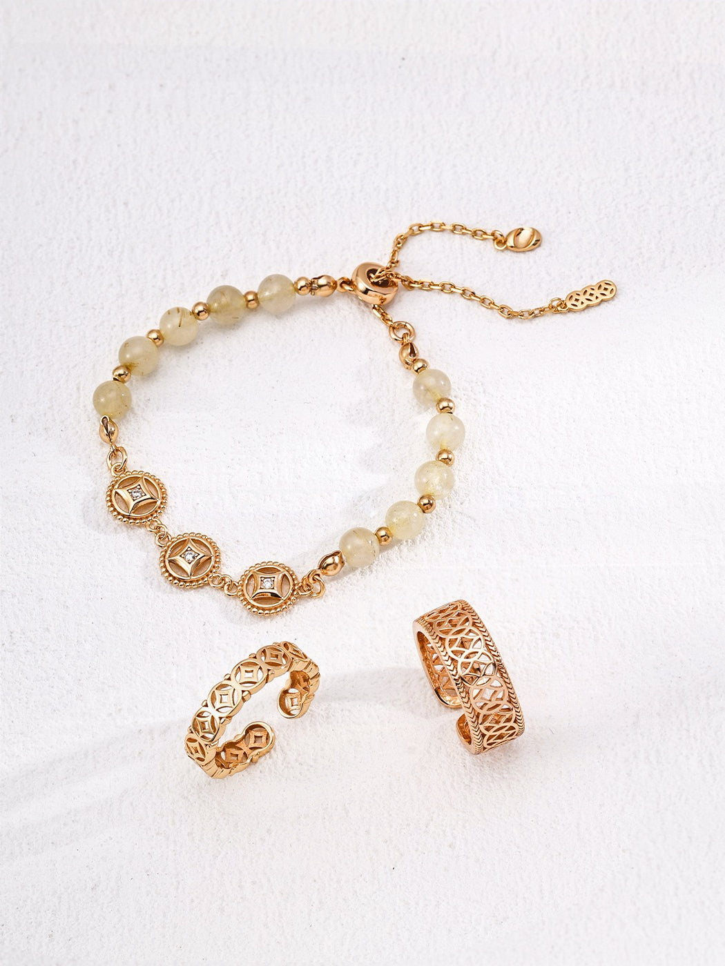 Fortune-Tapping Bracelet