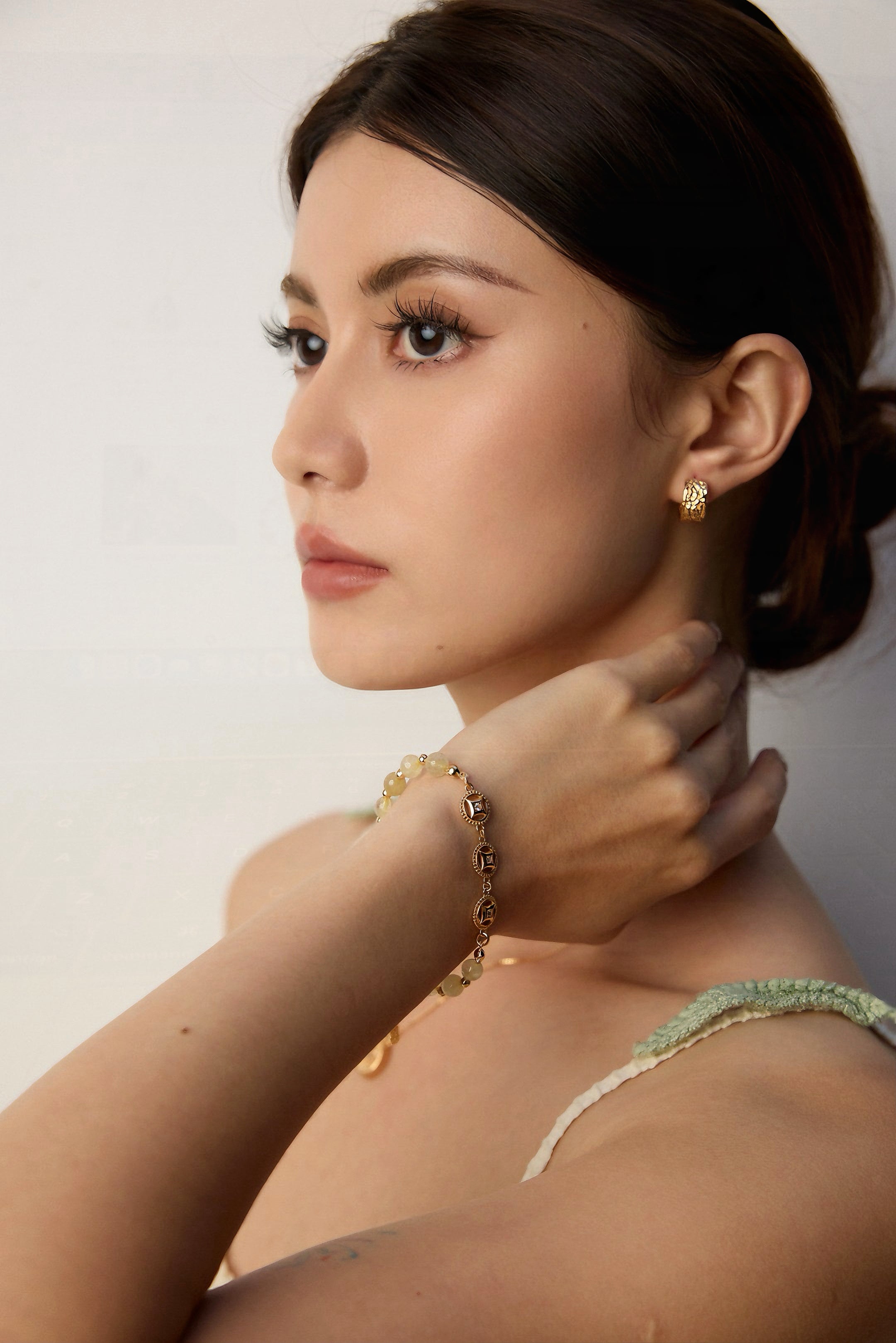 Fortune-Tapping Bracelet