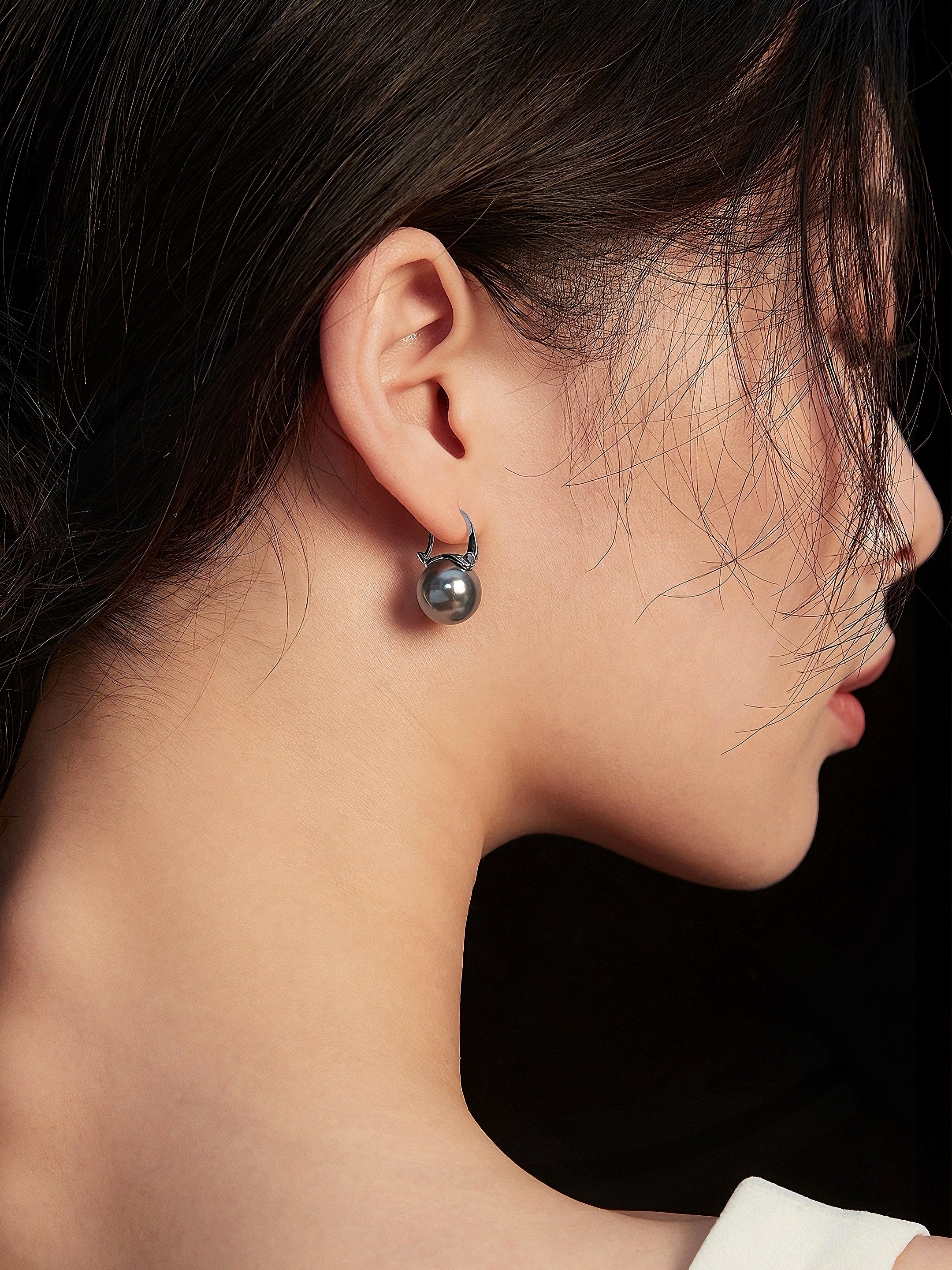 Black Pearl Earrings