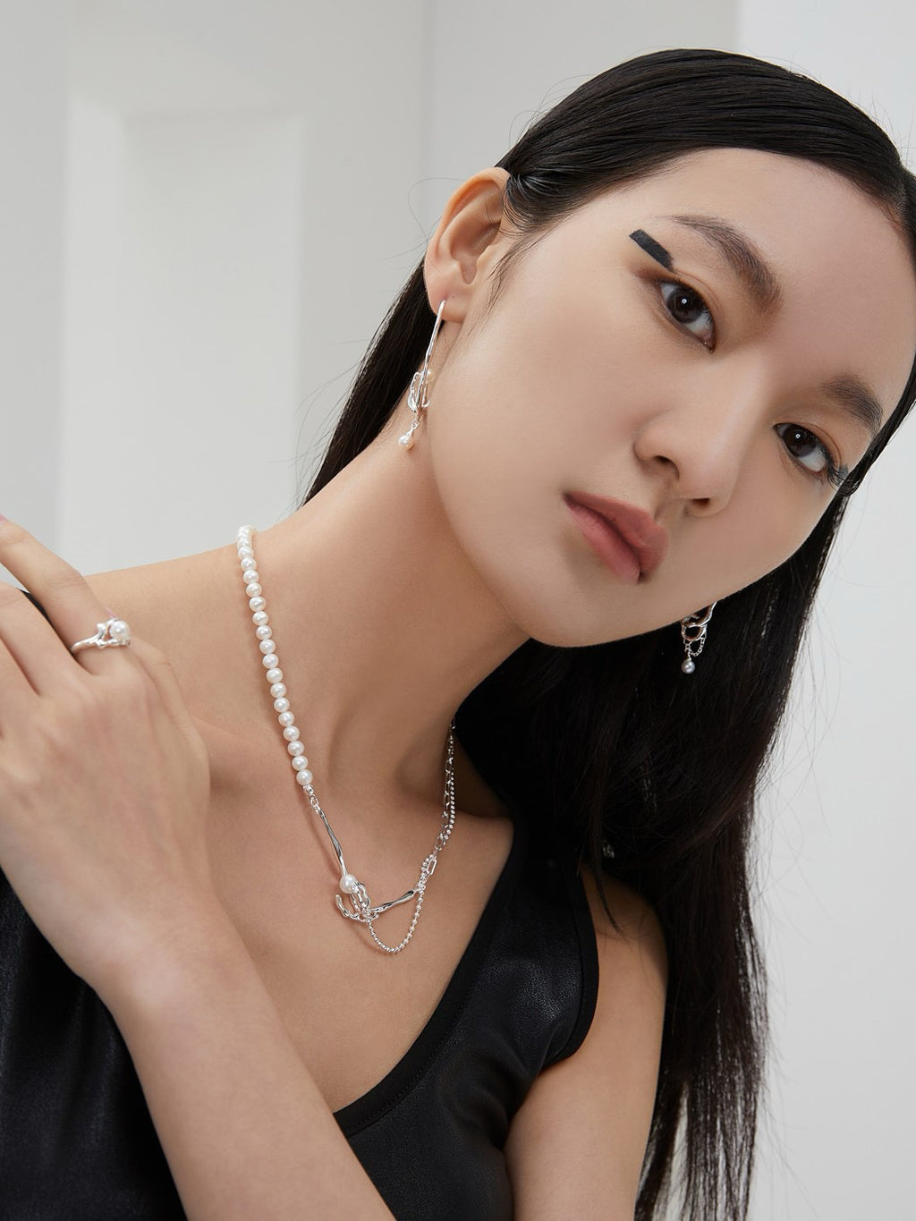 Pure silver pearl necklace