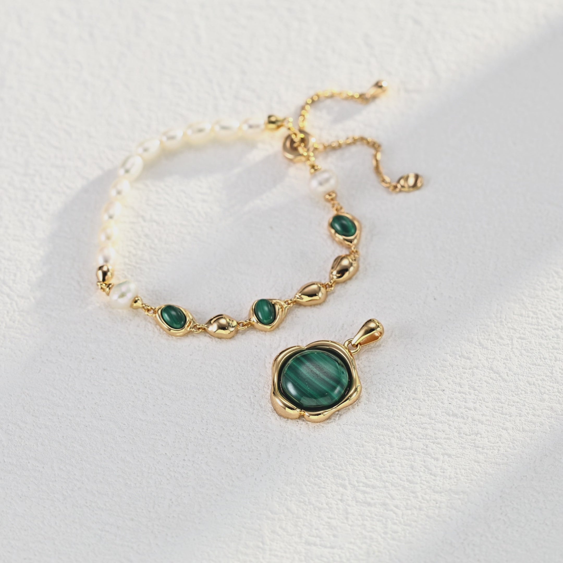 Malachite Pearl Bracele